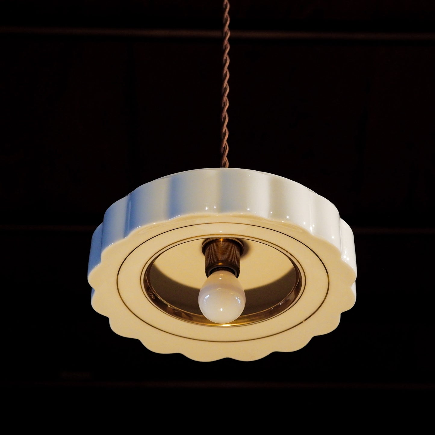 Noritake | White porcelain | Pleated | Pendant light