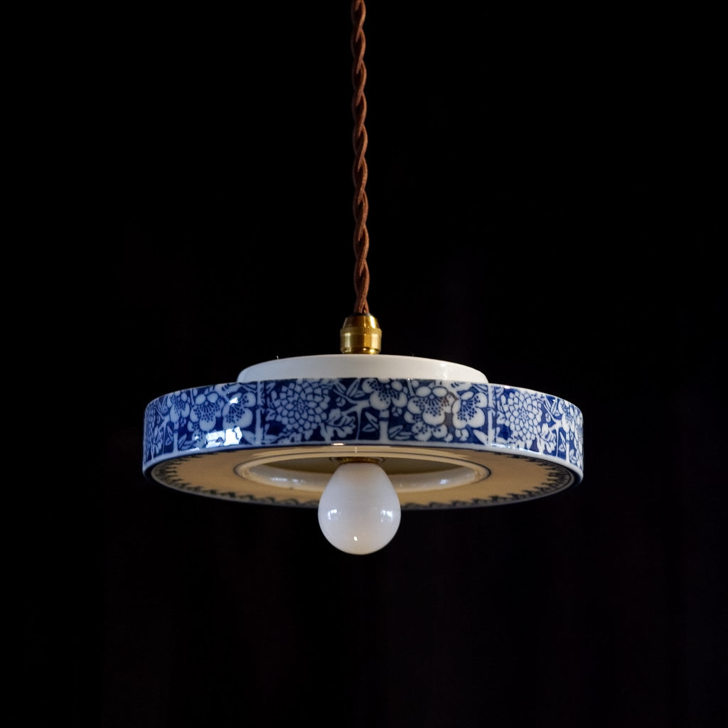 作地未詳｜花・竹文様｜染付｜ペンダントライト – アップサイクル照明