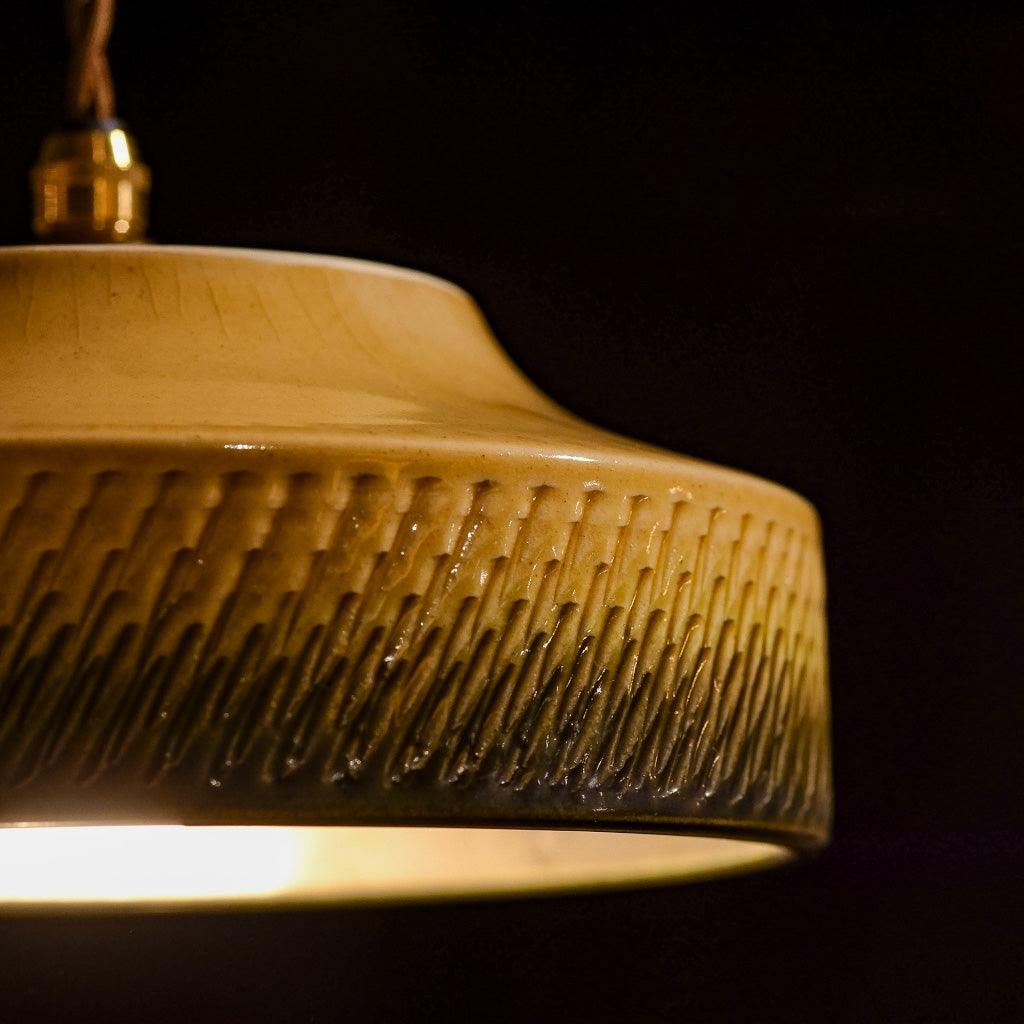 作地未詳｜小鹿田焼?｜緑・ベージュ｜鉢｜ペンダントライト