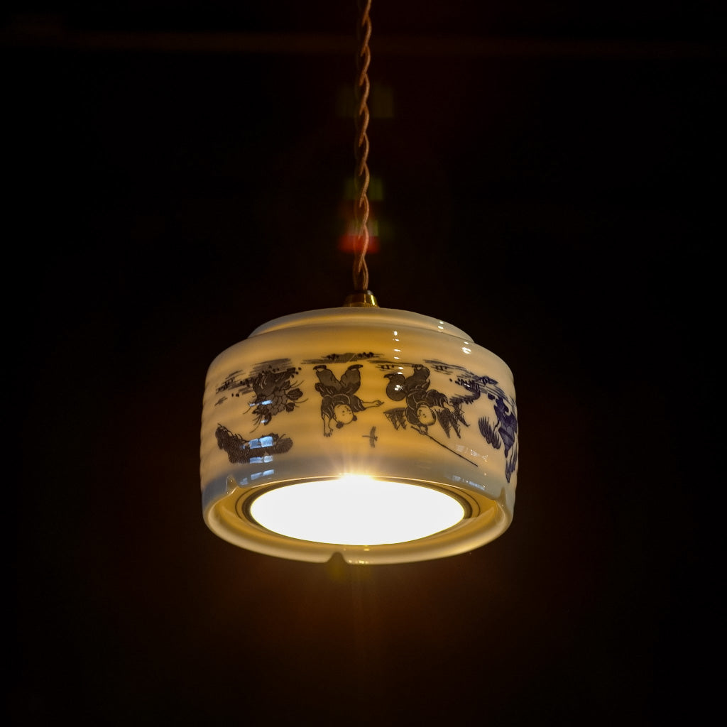 作地未詳｜唐子｜白磁｜ペンダントライト