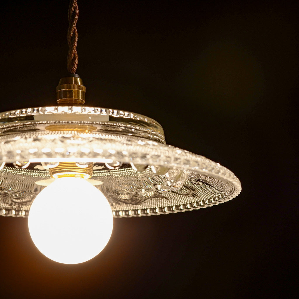 HASEGAWA GLASS｜エリザベス｜ガラス灰皿｜ペンダントライト – アップ