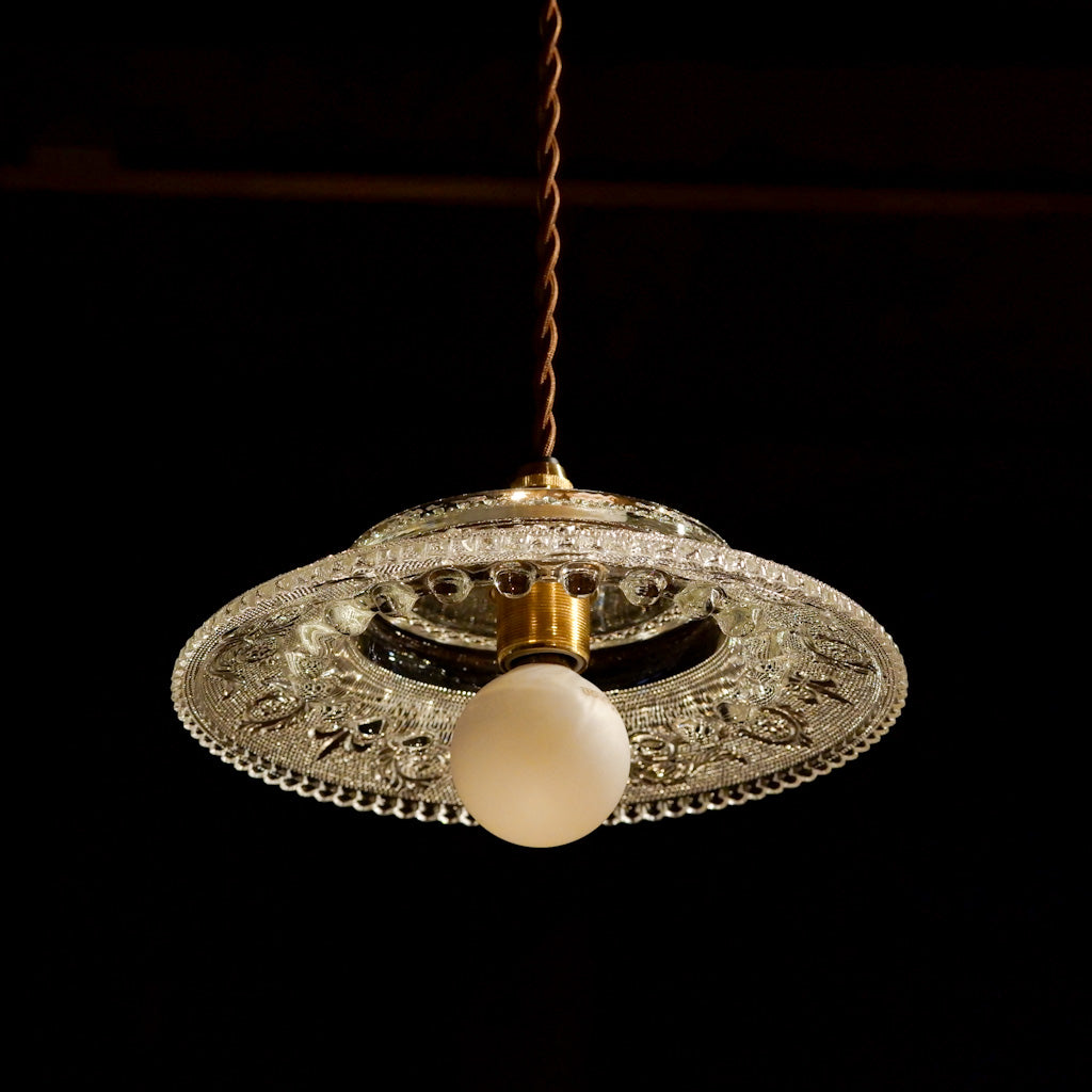 HASEGAWA GLASS｜エリザベス｜ガラス灰皿｜ペンダントライト – アップ