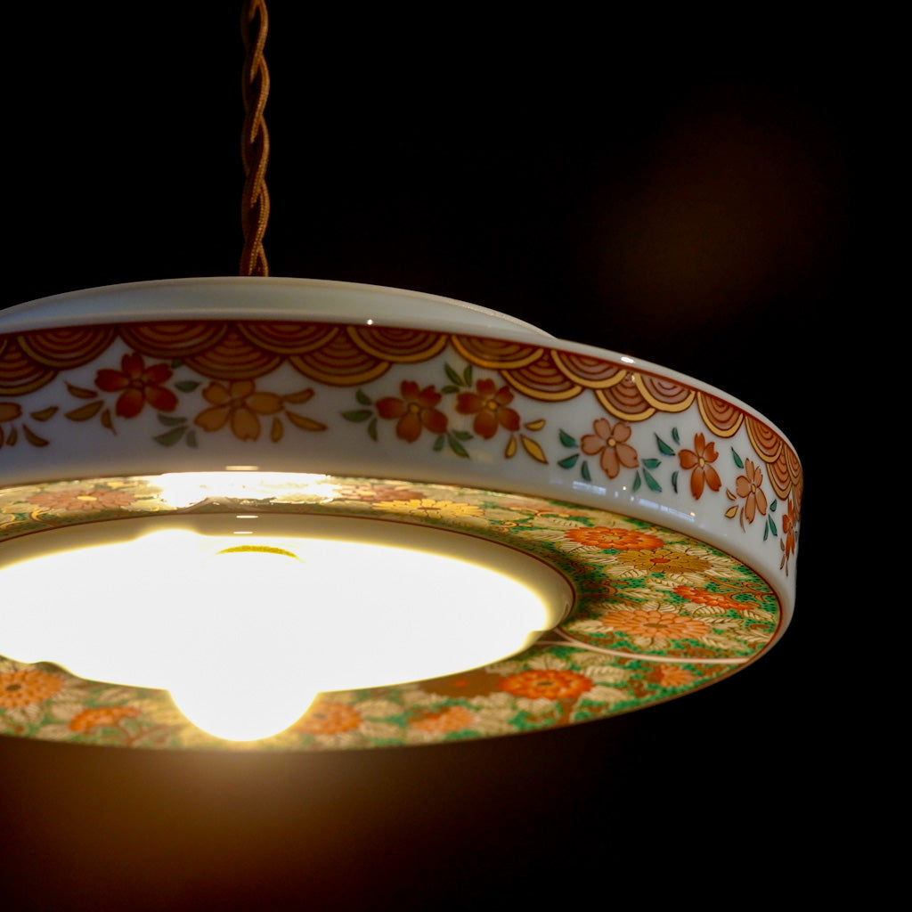 有田焼｜哲山作｜金彩｜緑・多彩色｜ペンダントライト – アップ