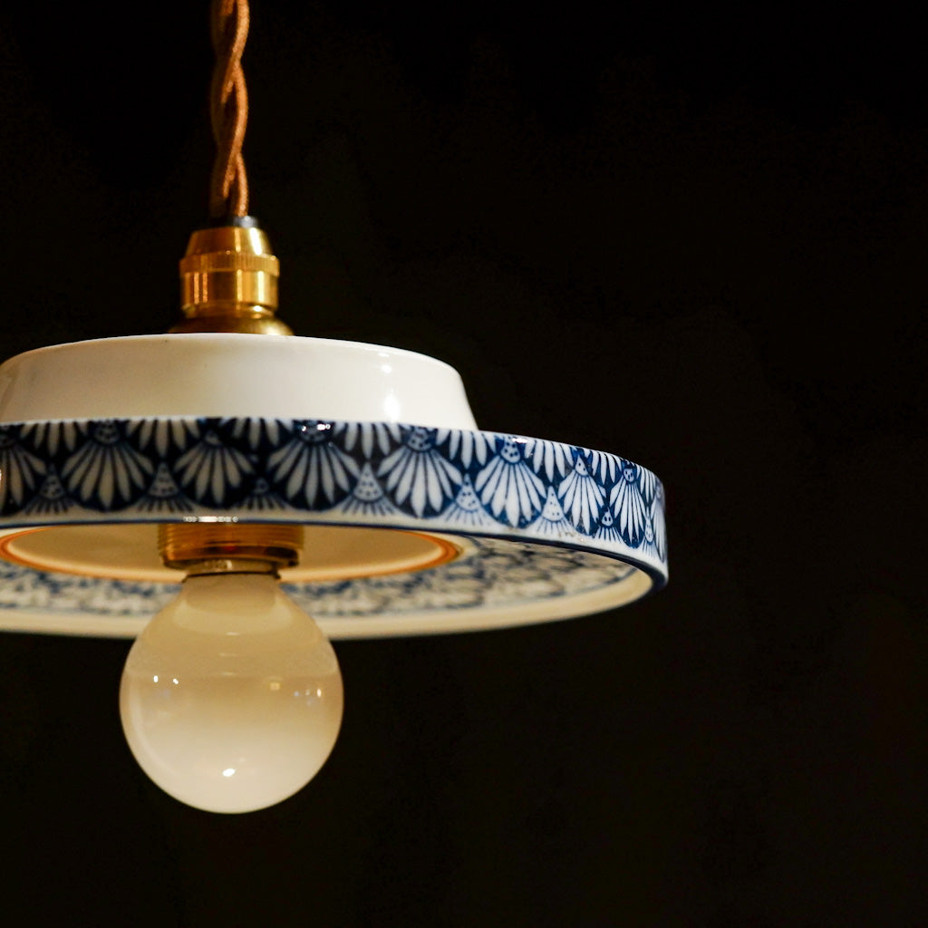 作地未詳｜白磁｜和柄｜ペンダントライト