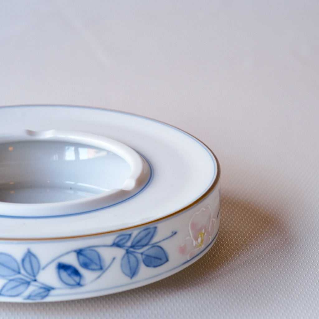 作地未詳｜淡彩色｜桜・草文様｜ペンダントライト