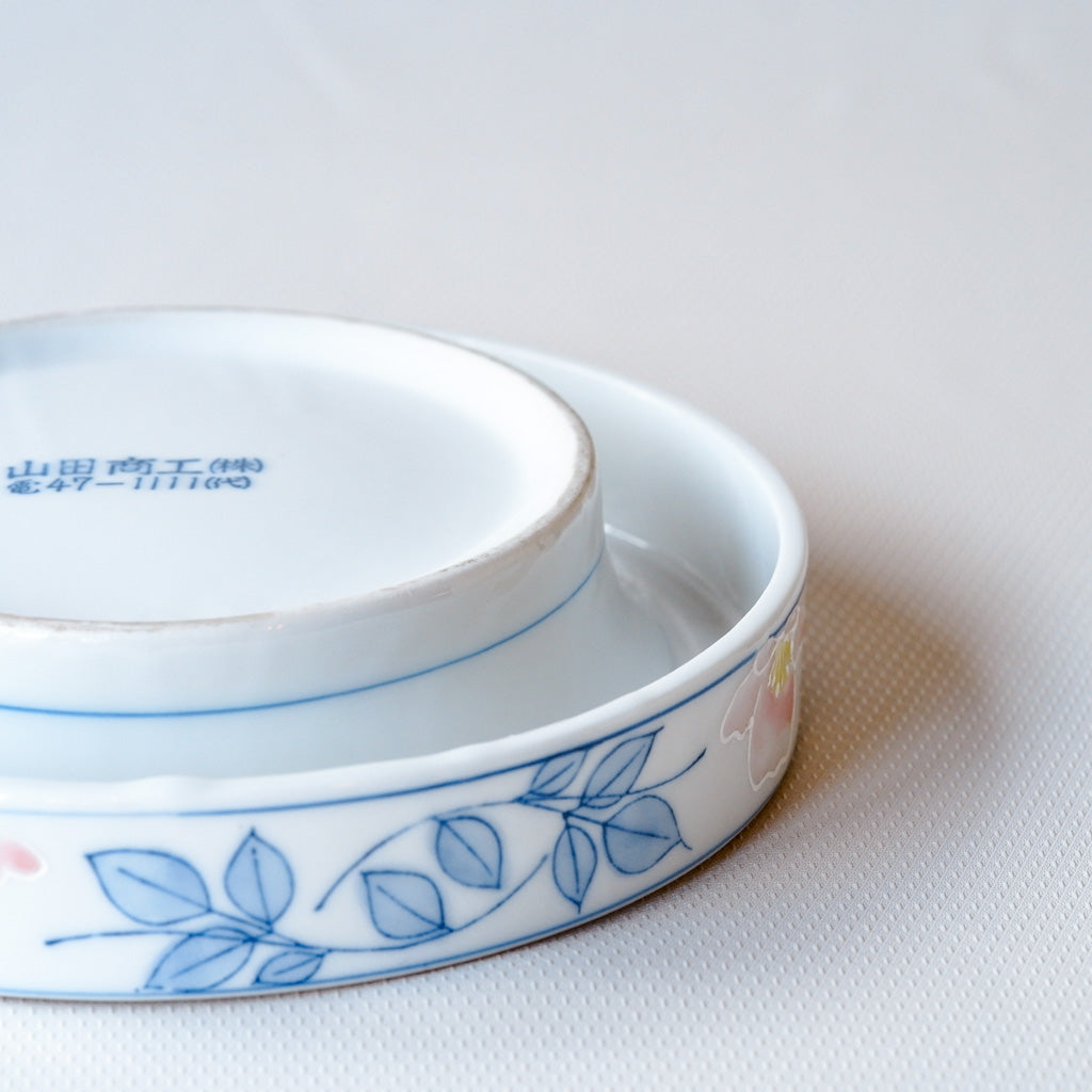 作地未詳｜淡彩色｜桜・草文様｜ペンダントライト