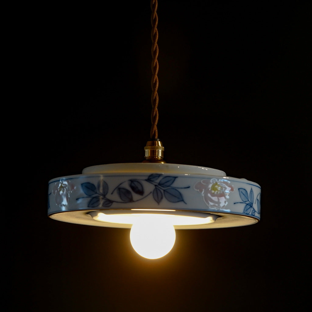 作地未詳｜淡彩色｜桜・草文様｜ペンダントライト