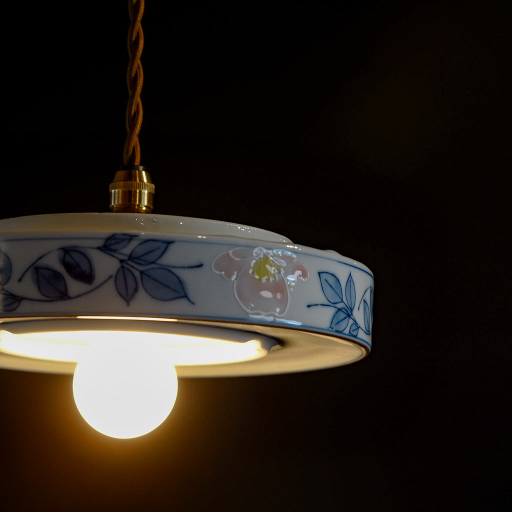作地未詳｜淡彩色｜桜・草文様｜ペンダントライト