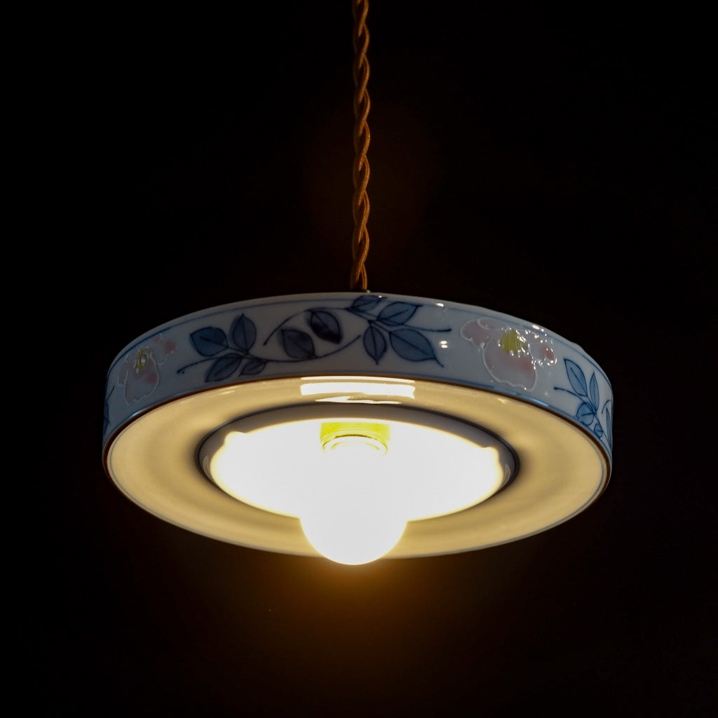 作地未詳｜淡彩色｜桜・草文様｜ペンダントライト