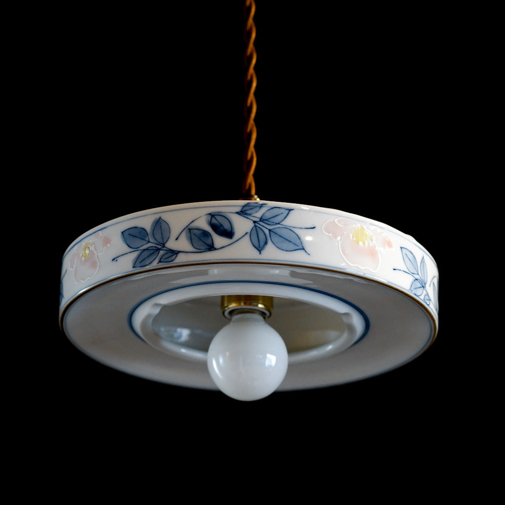 作地未詳｜淡彩色｜桜・草文様｜ペンダントライト