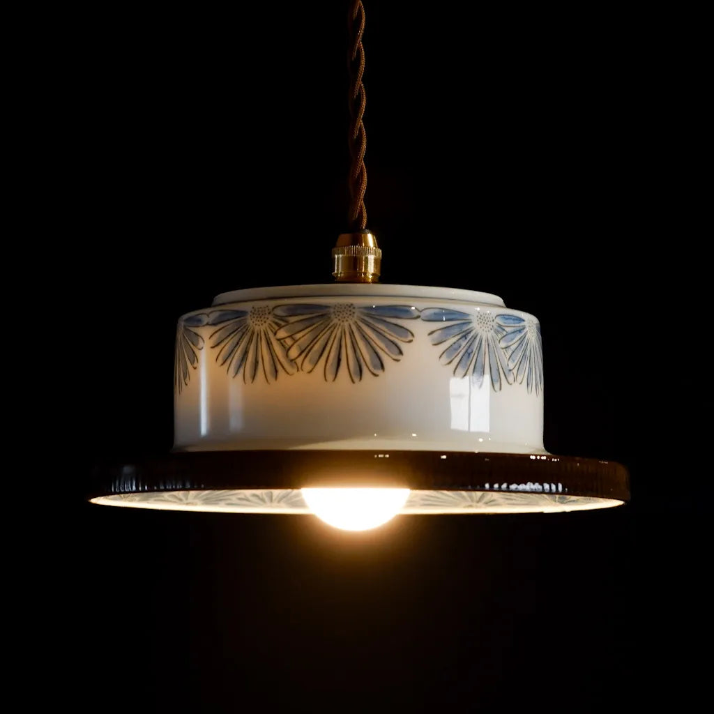 作地未詳｜淡彩色｜菊文様｜ペンダントライト