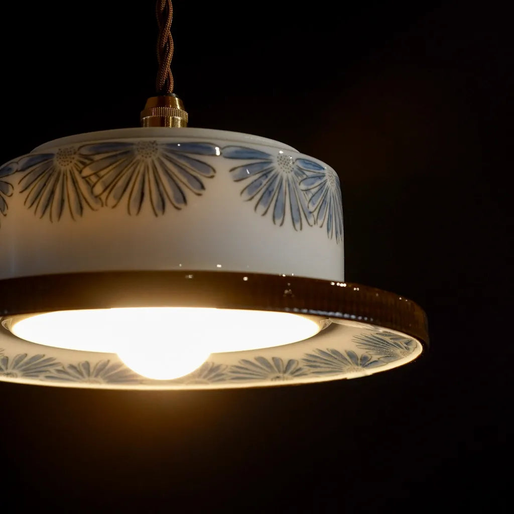 作地未詳｜淡彩色｜菊文様｜ペンダントライト