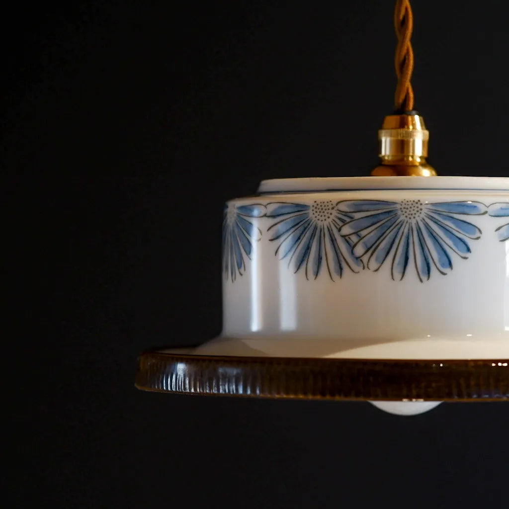 作地未詳｜淡彩色｜菊文様｜ペンダントライト
