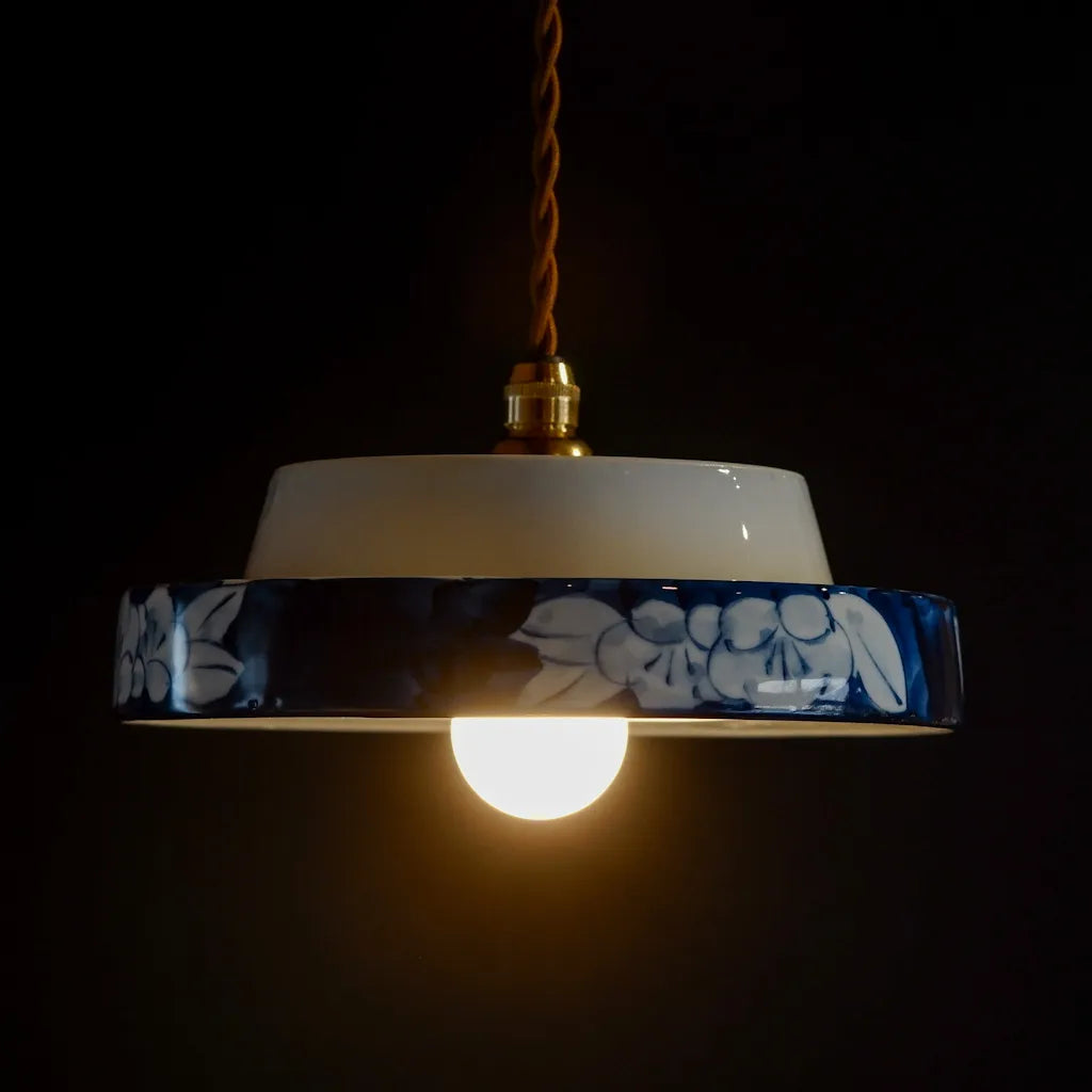 作地未詳｜梅文様｜染付｜ペンダントライト