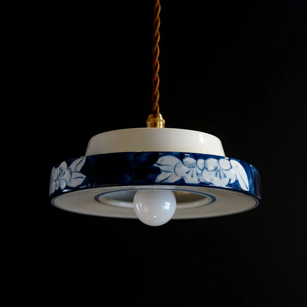 作地未詳｜梅文様｜染付｜ペンダントライト
