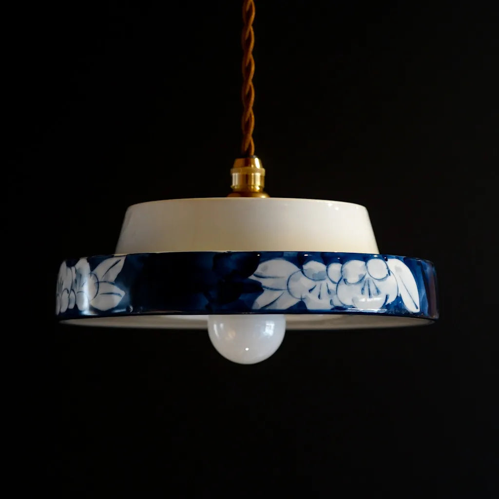 作地未詳｜梅文様｜染付｜ペンダントライト