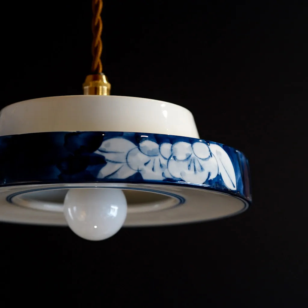 作地未詳｜梅文様｜染付｜ペンダントライト