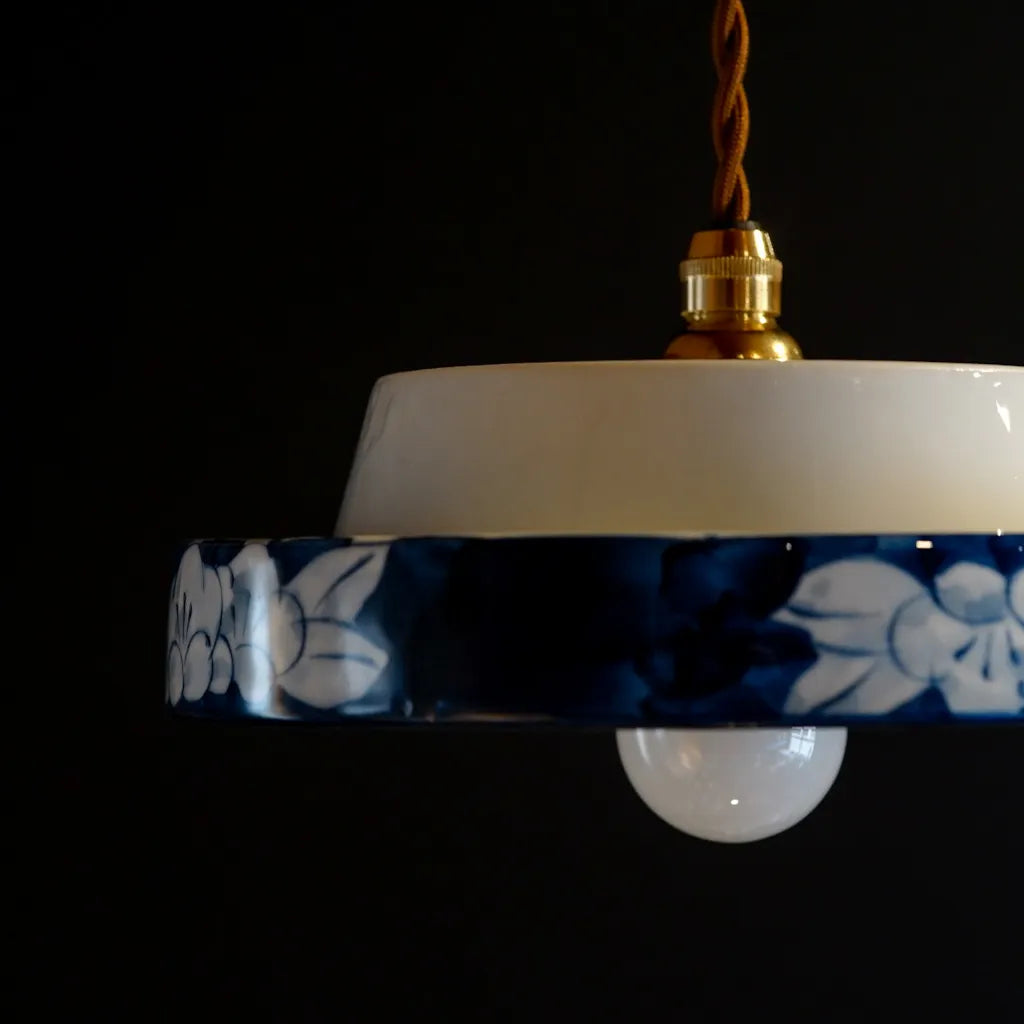 作地未詳｜梅文様｜染付｜ペンダントライト