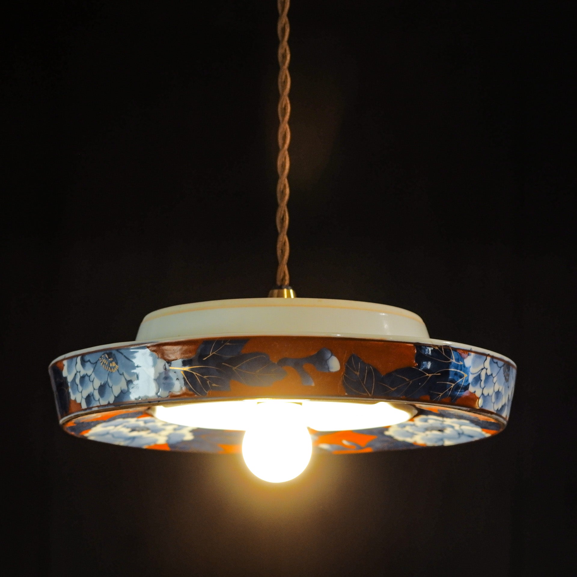 有田焼｜秀峰｜赤濃牡丹｜灰皿｜ペンダントライト – アップサイクル